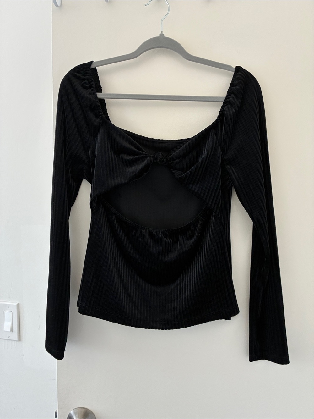 Black Long-Sleeve Cutout Velvet Ribbed Top